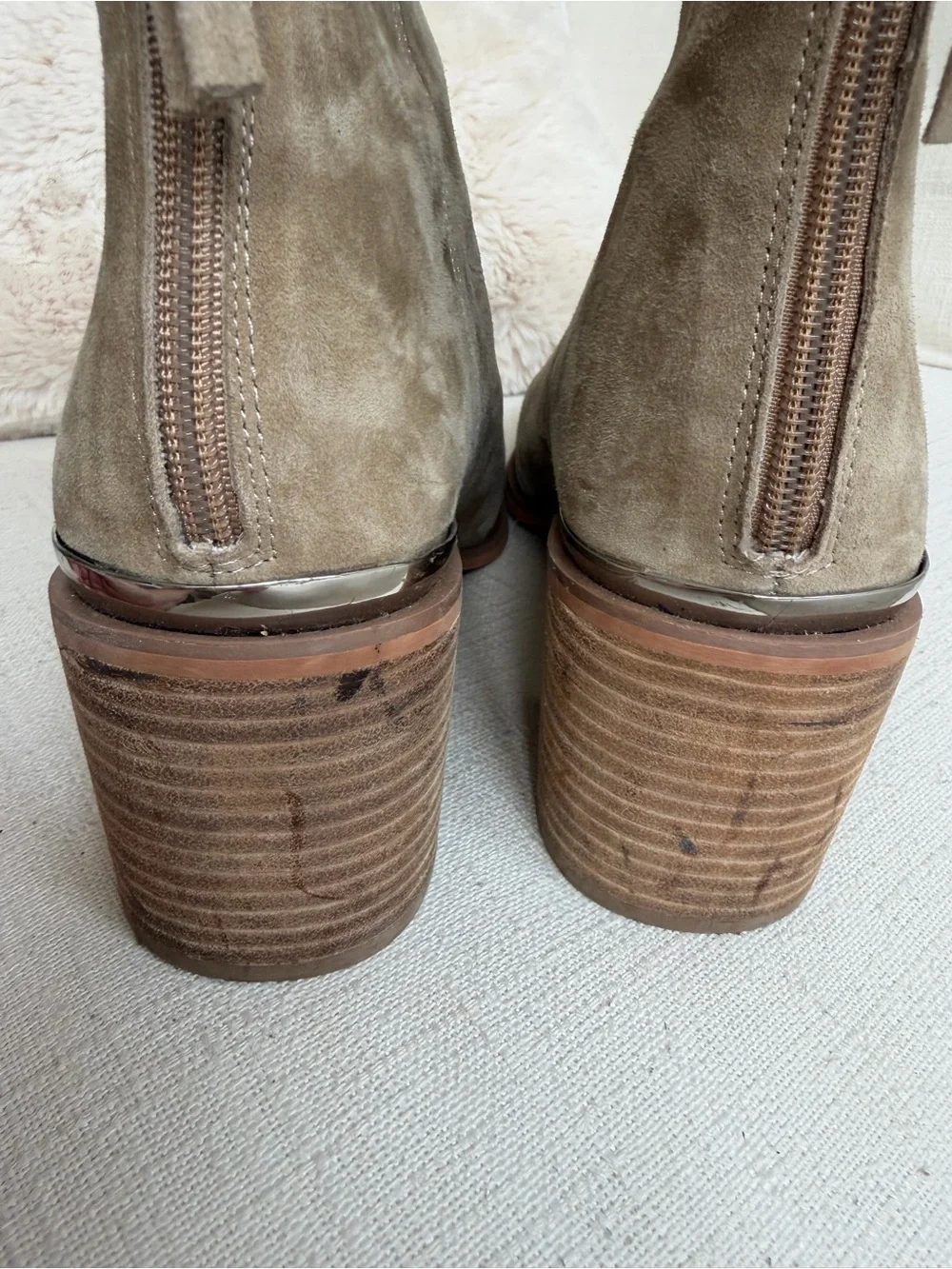 Steve Madden Suede Block Heel Ankle Boots size 10 booties